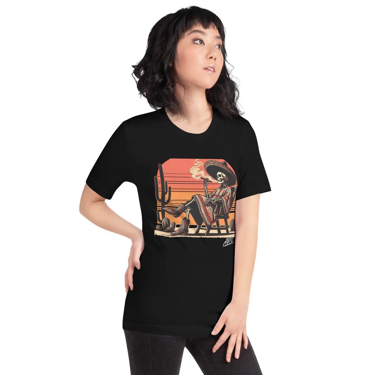 EL SOL T-shirt black, right side angle on model